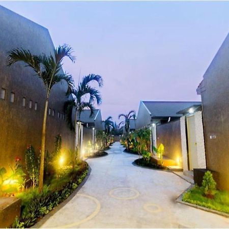 Bali Rich Villa Tuban  Εξωτερικό φωτογραφία