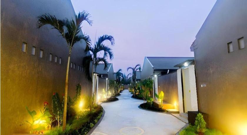 Bali Rich Villa Tuban  Εξωτερικό φωτογραφία